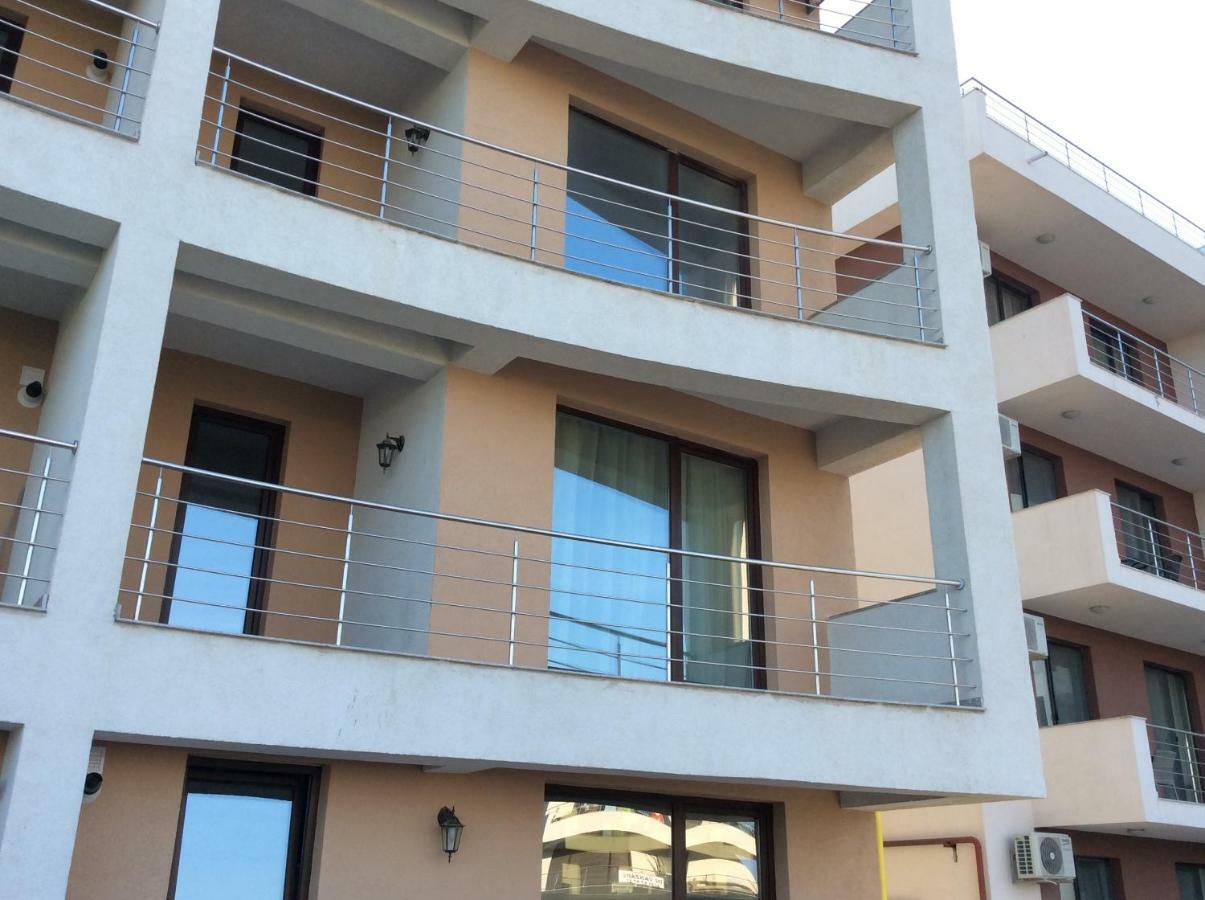 Bluewaves Apartment Mamaia Nord Năvodari Buitenkant foto