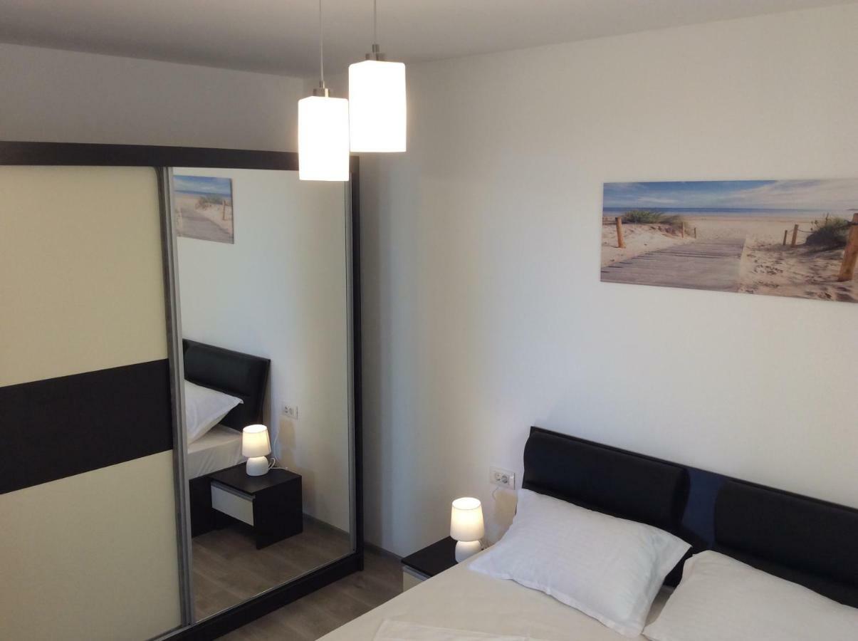 Bluewaves Apartment Mamaia Nord Năvodari Buitenkant foto