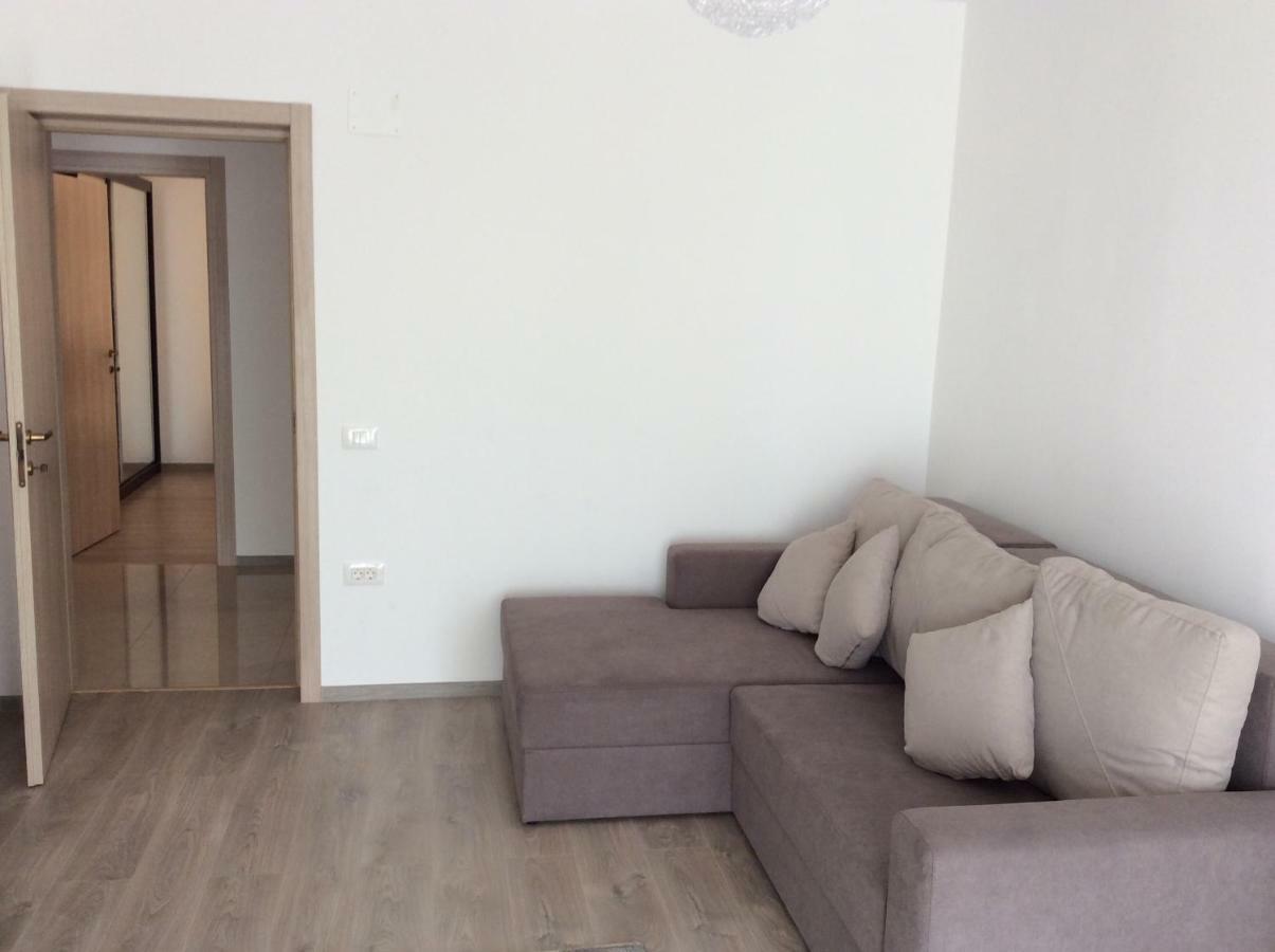 Bluewaves Apartment Mamaia Nord Năvodari Buitenkant foto